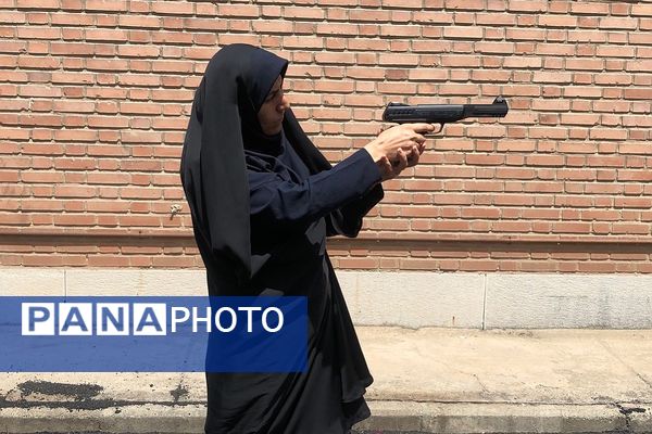 مسابقات ورزشی ویژه فرهنگیان به‌مناسبت گرامیداشت هفته معلم در ناحیه 2 شهرری 