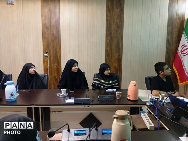 جلسه توجیهی و آموزشی دانش‌آموزان خبرنگار پانا اعزامی  استان البرز به مراسم وداع و تشییع قائد امت 