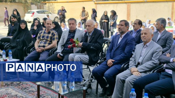 بهره‌برداری از دبستان ۱۲ کلاسه حسن‌زاده در مشهد 