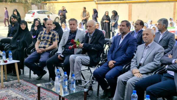 بهره‌برداری از دبستان ۱۲ کلاسه حسن‌زاده در مشهد 