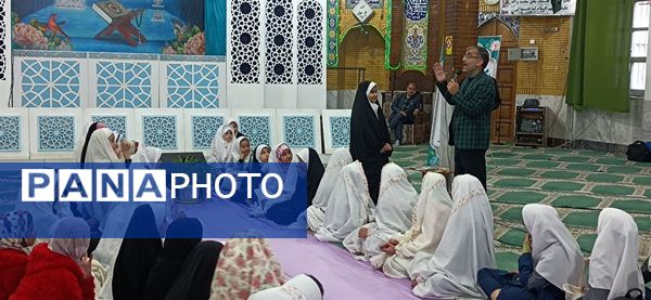 برگزاری محفل انس با قرآن با حضور قاریان برتر استانی در شهر اراک