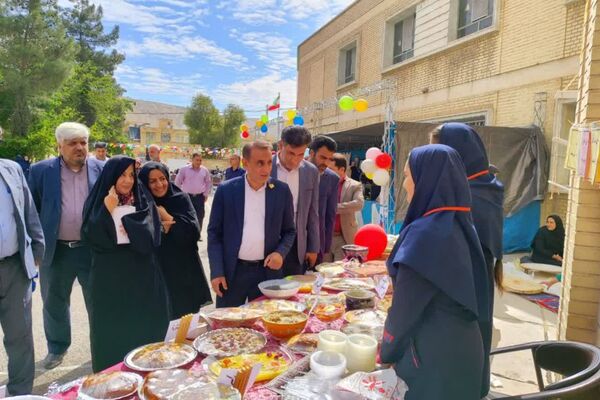 آیین زنگ سپاس معلم در شیراز