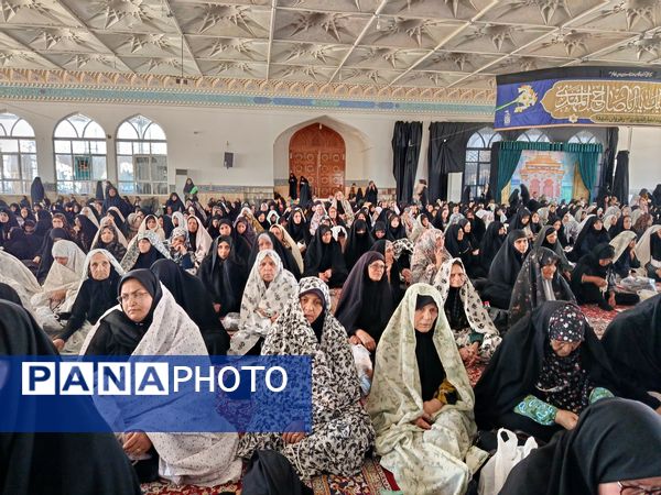 نماز جمعه کاشمر با حضور پرشور مردم برگزار شد