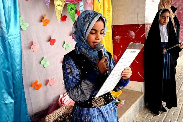 هنرنمایی دانش آموزان  مدرسه خواهران بابایی در روز دختر