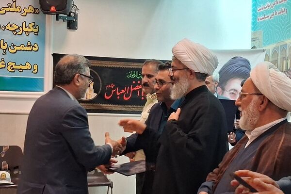 نشست اعضای ستاد نماز جمعه با امام جمعه کاشمر