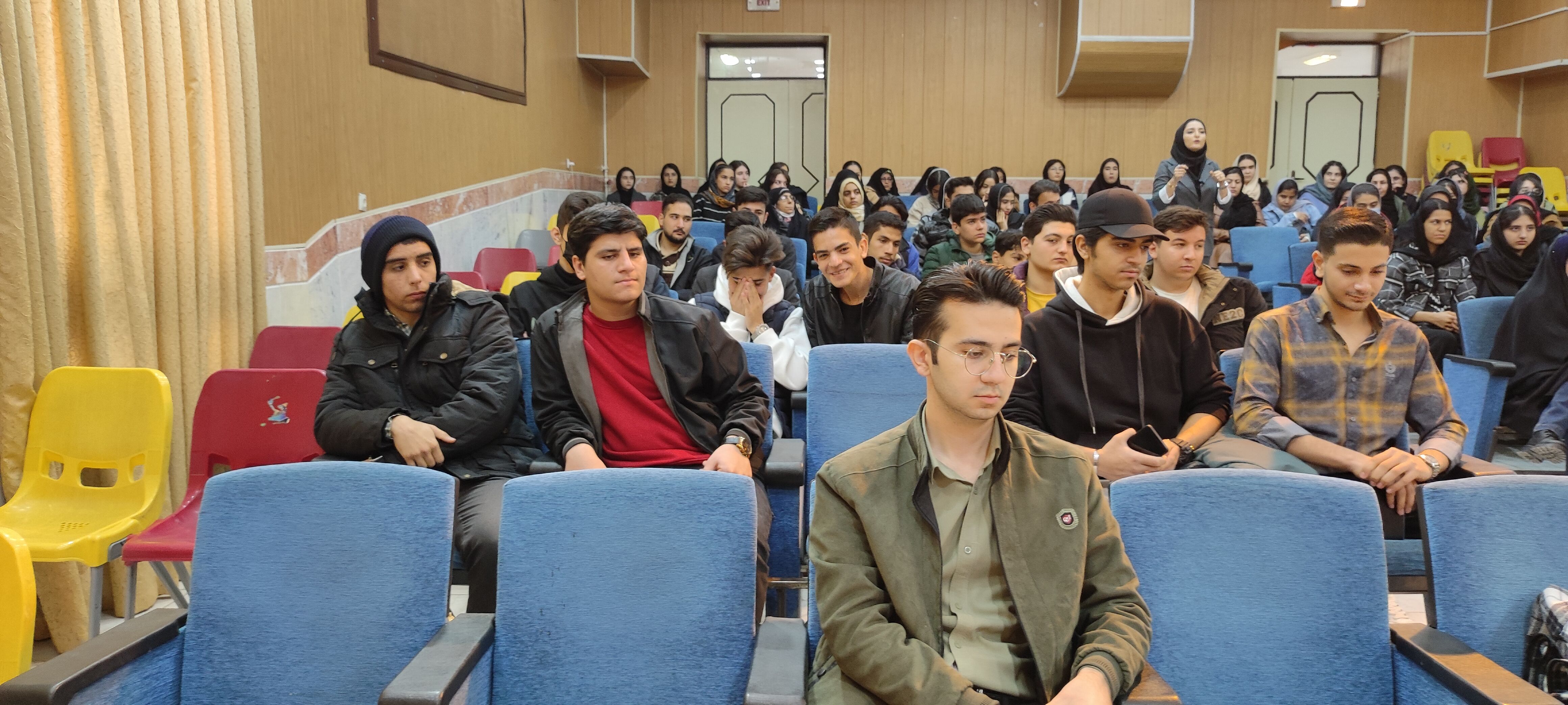برگزاری همایش رتبه آفرینان برتر مؤسسه کاج در کانون سمیه شیروان