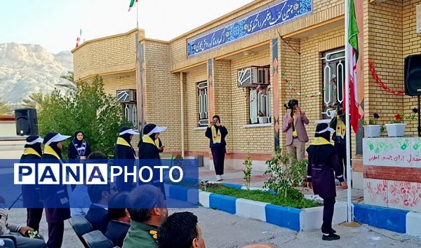 وقتی مدرسه صحنه انقلاب شد؛ زنگی که با سرود و افتخار نواخته شد