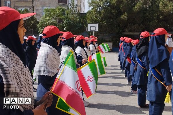 مراسم هفته نیروی انتظامی در مدرسه یاس‌نبی و فتح بهارستان‌دو
