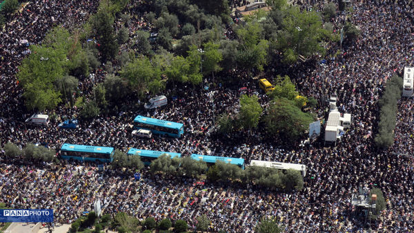 نماز جمعه تهران به امامت مقام معظم رهبری