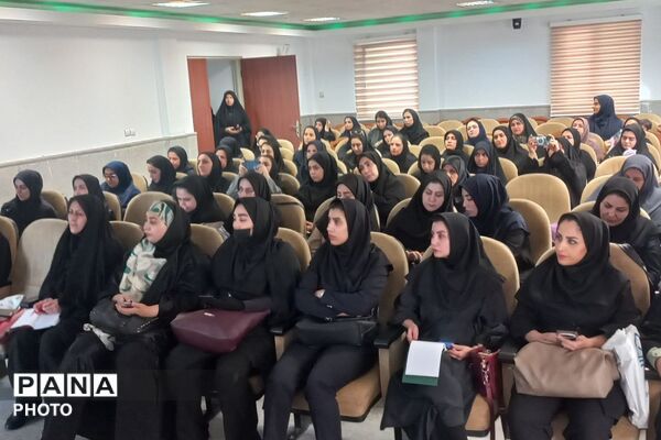 دوره آموزشی و مهارت افزایی هوش مصنوعی، ویژه کودکستان‌های ناحیه دو شهرری