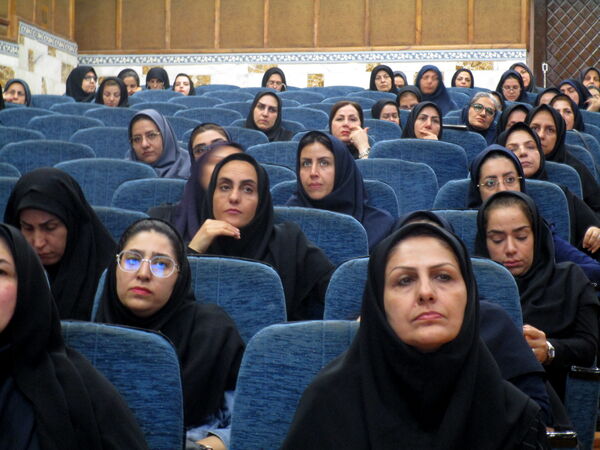 برگزاری جلسه آموزشی مشاوران استان البرز با محور تبیین برنامه‌های حوزه مشاوره در کانون شهید فهمیده کرج