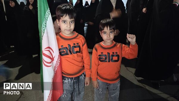 کودکان و نوجوانان پای کار انقلاب