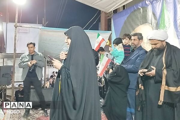 نیمکتی برای رفاقت با شهدا