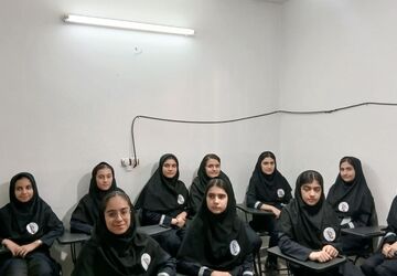 جشن جوانه ها در مدرسه فردوسی؛ آغازی پرشور برای دانش‌آموزان پایه هفتم