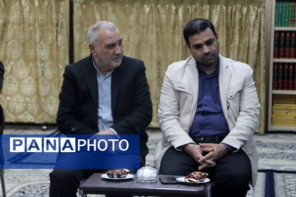 رونمایی کتاب «صبحی که در راه است» 