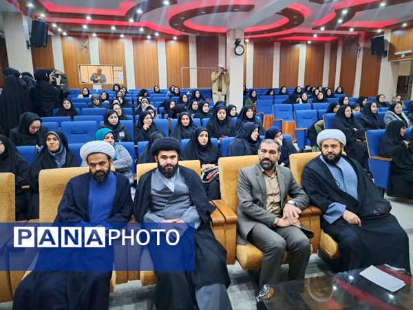 تجلیل نماینده ولی فقیه کهگیلویه و بویراحمد از بانوان شاغل به‌مناسبت ولادت حضرت زهرا (س)