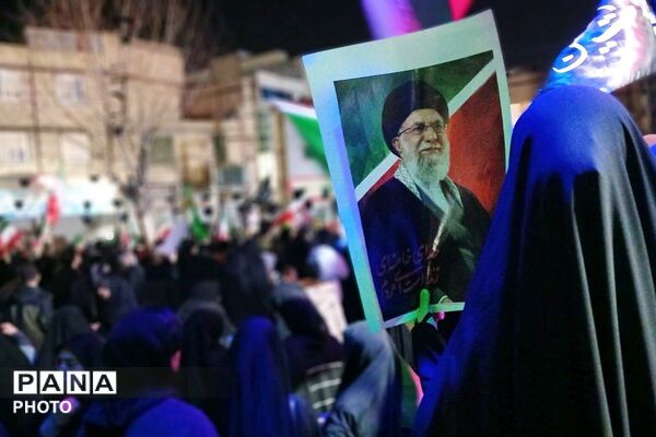 عهد معلمان و دانش‌آموزان با رهبر شهید در موکب فرهنگیان