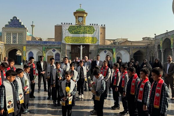 اجتماع عظیم دانش‌آموزان شهرری در حرم حضرت عبدالعظیم حسنی(ع) به‌مناسبت هفته فرهنگی ری 