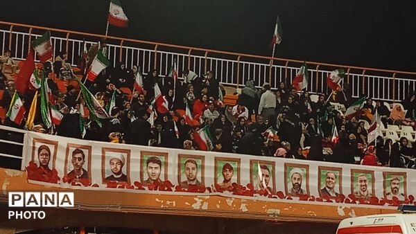 نوای همبستگی در ورزشگاه شهید باهنر کرمان
