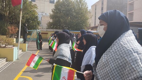 نواختن زنگ مقاومت همزمان با شهادت سیدحسن نصرالله در دبیرستان شهید کلانتری یک