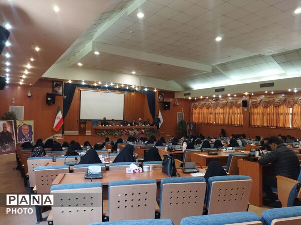 نشست صمیمی فرماندار نیشابور با خبرنگاران