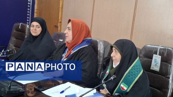 مراسم تقدیر از نقش آفرینان اختتامیه مسابقات قرآن استان مازندران