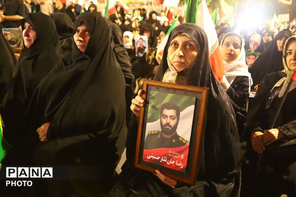 بازتاب حضور گسترده جامعه فرهنگی تبریز در سالگرد شهدای دفاع مقدس ۱۲روزه