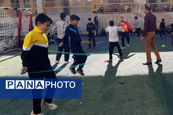 المپیاد ورزشی در دبستان شاهد حیات ناحیه 3 شیراز