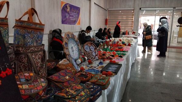 نمایشگاه صنایع‌دستی و سوغات شب یلدا در شهرستان محلات 