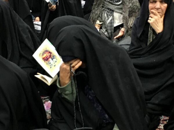 برپایی مراسم دعای عرفه در گلستان شهدای اصفهان