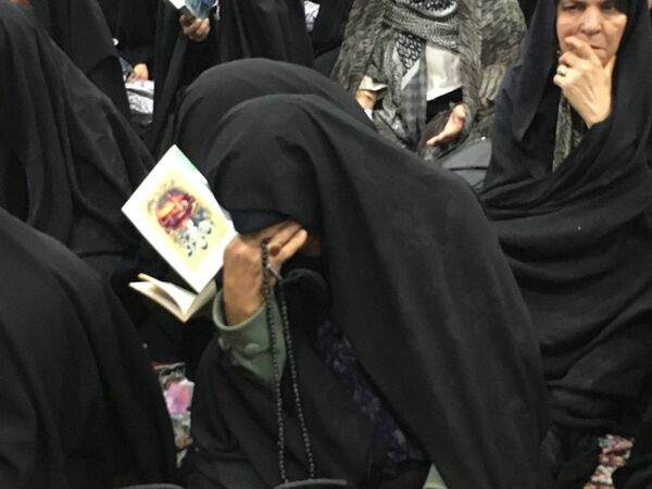برپایی مراسم دعای عرفه در گلستان شهدای اصفهان