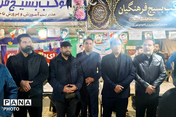 حضور فرهنگیان و دانش آموزان دبستان شهید قلنبر ناحیه دو شهرری در تجمعات شبانه