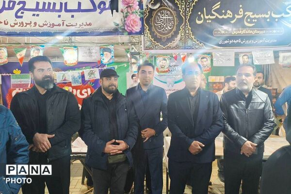 حضور فرهنگیان و دانش آموزان دبستان شهید قلنبر ناحیه دو شهرری در تجمعات شبانه