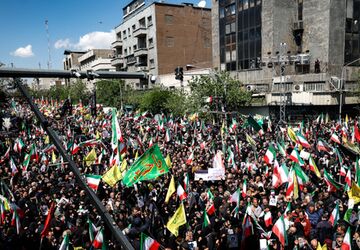 خروش مردم انقلابی ایران در پی اربعین  رهبر انقلاب اسلامی 