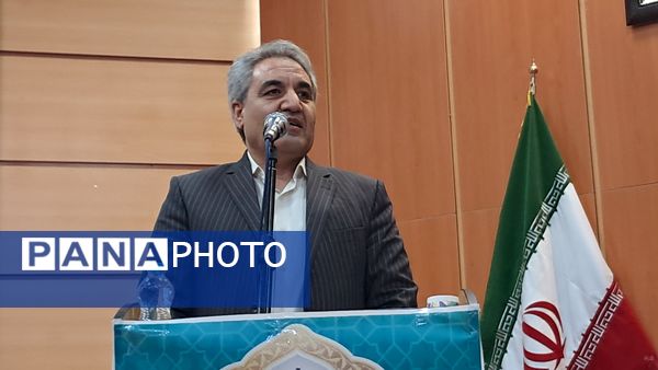 آیین تجلیل از رتبه‌برترهای کنکور ۱۴۰۳ اداره آموزش و پرورش ناحیه یک زنجان