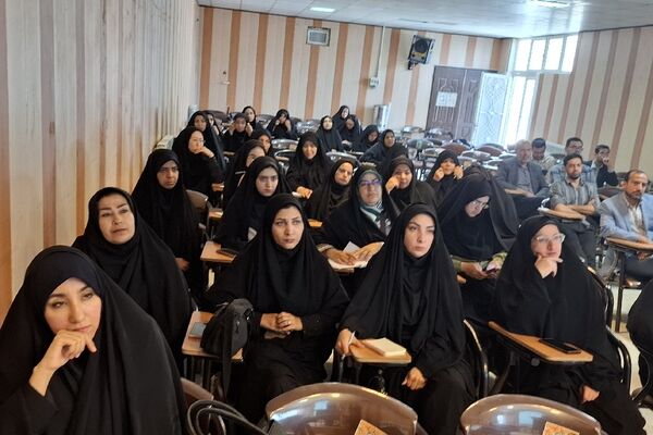 نشست مربیان و معاونان پرورشی فریمان با محوریت قرآن و عترت 