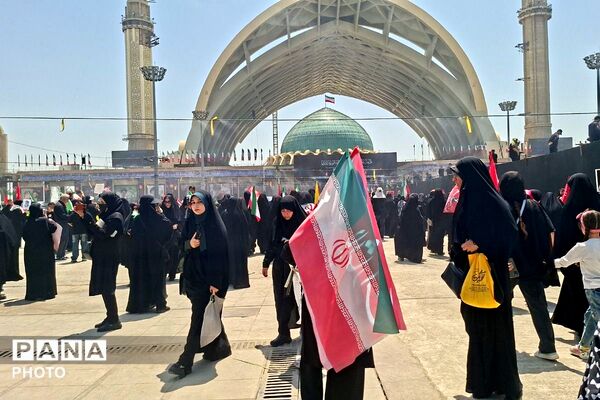 وداع باشکوه مردم با رهبر شهید؛ جلوه‌ای از همبستگی و وفاداری