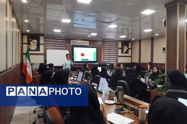 برگزاری جلسه آموزشی سرگروه های آموزشی قطب شهرری به میزبانی ناحیه یک شهرری