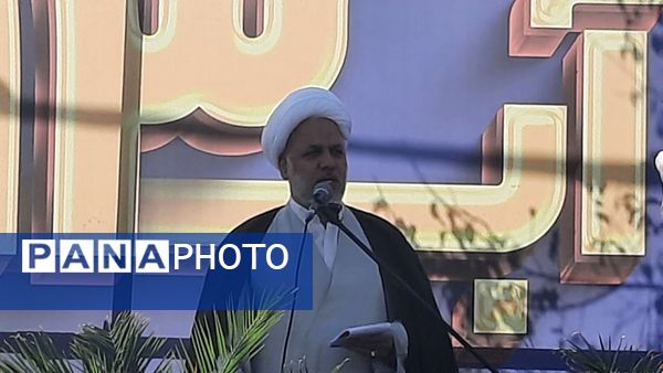 راهپیمایی پرشور دانش آموزان ساوجی در یوم الله ۱۳ آبان