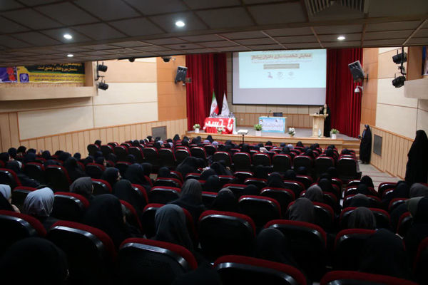 جلوه‌هایی از همایش تقدیر از دختران فعال در هیات‌های دانش‌آموزی قم