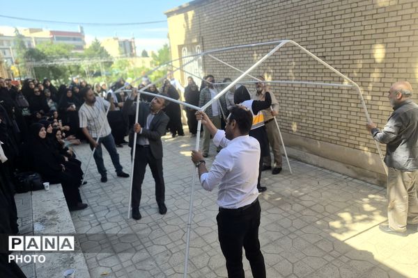 مربیان پیشتاز منطقه ۵ تهران، اصول تخصصی برپایی چادرهای امدادی هلال‌احمر را فرا گرفتند