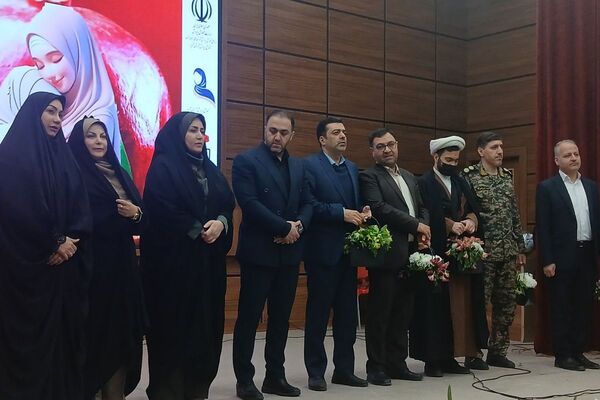 مراسم یلدای مادرانه با حضور فرهنگیان و دانش‌آموزان در اردوگاه شهید منتظری شهریار