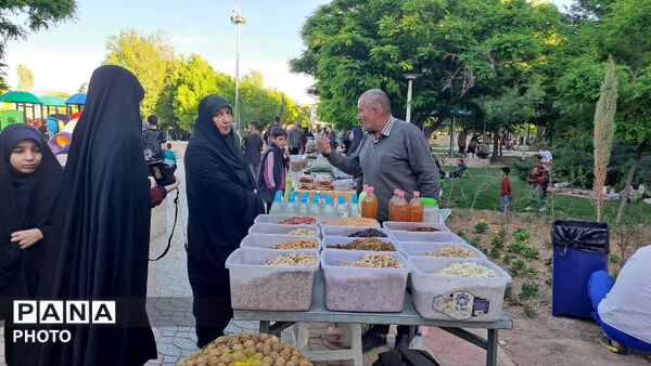 نمایشگاه تخصصی محصولات ارگانیک و صنایع دستی در بوستان لاله شهر کهک