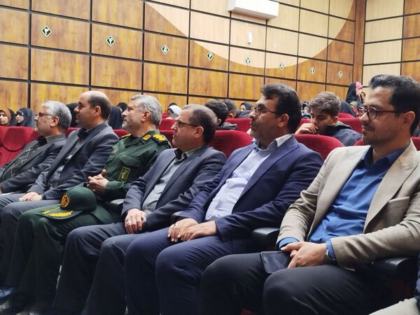 مراسم رونمایی از کتاب هجران یعقوب در کاشمر