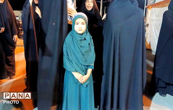 همراهی کودکان جعفرآباد تا آستان شهدای گمنام در شب هشتاد و یکم