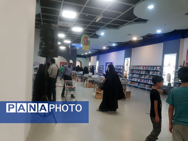 عرضه نوشت افزار ایرانی در نمایشگاه ایران نوشت حرم مطهر رضوی