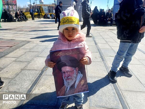 اجتماع باشکوه مردم در میدان امام خمینی(ره) به‌مناسبت چهلمین روز رحلت امام خامنه‌ای