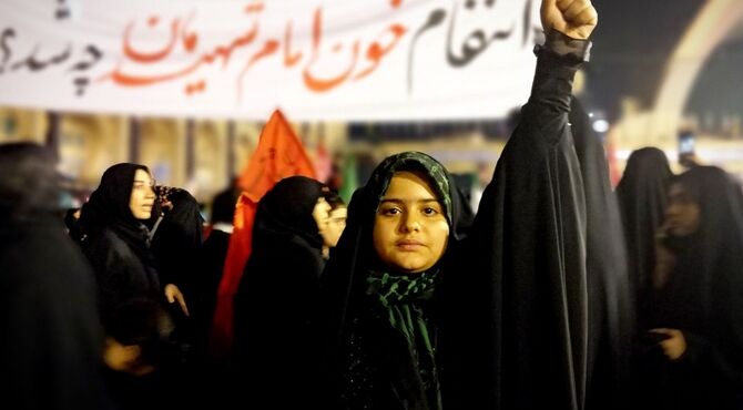 دل‌های بیتاب مردم تهران در وداع با رهبرِ شهید