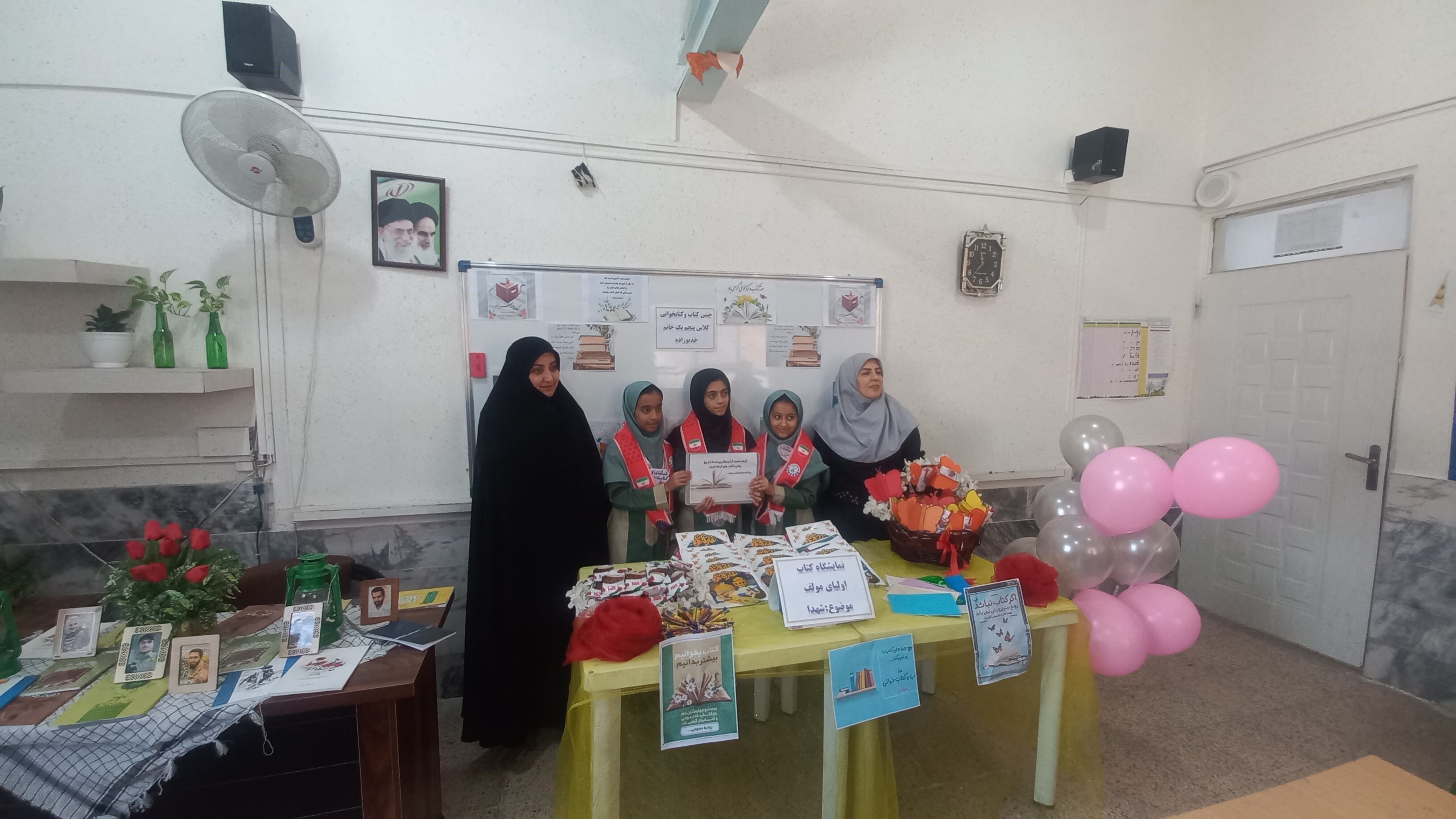مراسم روز کتاب و کتابخوانی و افتتاح کتابخانه در دبستان شاهد تحقیقی ناحیه ۶
