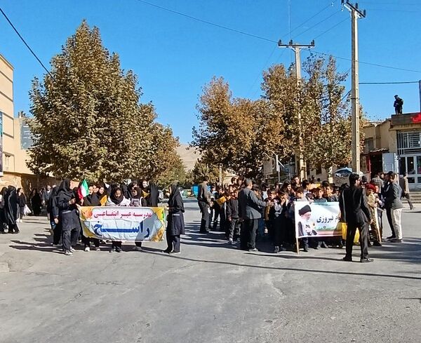 دانش‌آموزان امروز، ادامه‌دهندگان راه آگاهی و آزادگی دیروز
